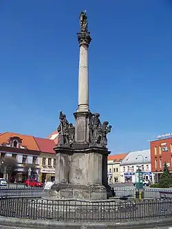 Nymburk, náměstí Přemyslovců, mariánský sloup.jpg