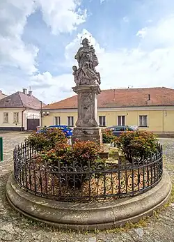 Nymburk socha sv. Jana.jpg