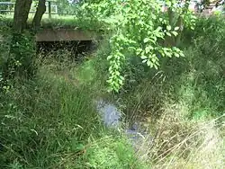 Očihovecký potok s mostkem v Očihovci