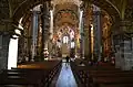 Pohled od vchodu k hlavnímu oltáři
