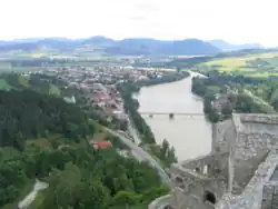 Obec Strečno z hradu Strečno