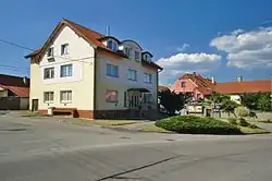 Obecní úřad na návsi