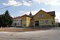 Obecní úřad, mateřská škola a pošta
