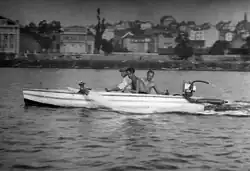 Při testech v Praze na Smíchově na Vltavě 31. října 1933