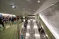 Východní výstup – eskalátor
