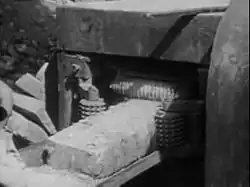 Detail na stroj k čištění použitých cihel