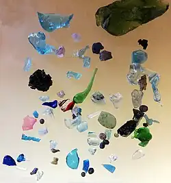 Odstřihy skla nalezené na místě zaniklé „Graffenhütte am der Moldau“ (Hraběcí Huti nad Vltavou)