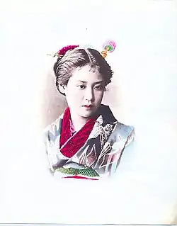 Dcera úředníka, portrét připisovaný Adolfu Farsarimu, Kusakabemu i Raimundovi von Stillfried