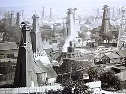 Haličské (po roce 1919 polské) ropné věže v Boryslavu (Borysław)