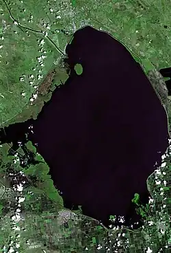 satelitní pohled na jezero