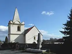 Kostel sv. Bartoloměje a památník obětem 1. světové války