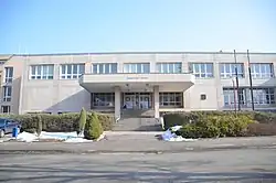 Budova okresního soudu s hlavním vstupem