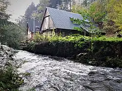 Chalupy u Olešenky před soutokem s Metují