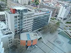 Pohled na instituci z budovy RCO