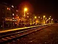 Pohled na zastávku od Rooseveltovy ulice v noci (2014)