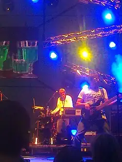 Ondřej Škoch (spolu s bratrem Štěpánem Škochem) na koncertě v Jihlavě v červnu 2011.