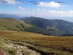 Výhled z Veľké Chochule, Chabenec je zcela vpravo