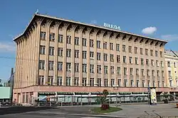 Opava, náměstí Republiky, obchodní dům Breda (2019-08-14; 03).jpg