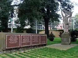 Opava-Pomník Osvobození, celkový pohled.JPG