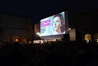 Open-air kino v Bologni