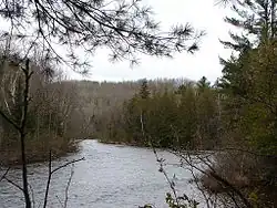 Opeongo poblíž soutoku s řekou Aylen