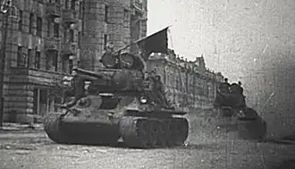 Sovětský tank T-34 ve městě Orjol