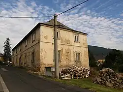 Osek - budová bývalé klášterní přádelny.JPG