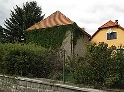 Ostřetice, sýpka u čp.14.jpg