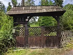 Ostravice - rekreační chata Ing. Houdka če. 773, brána (1).jpg