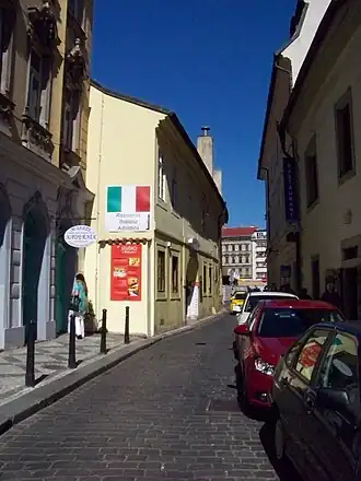 Ostrovní ulice - pohled od Mikulandské ulice ke Spálené