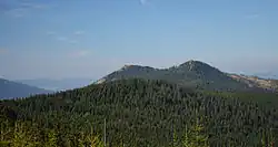 Malý Ostrý a Ostrý, pohled z JV ze Svarohu