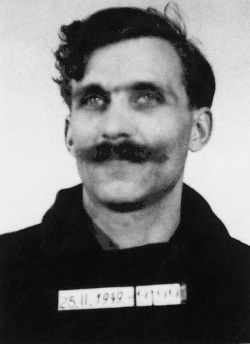 Na vězeňském snímku (Plzeň Bory, 25. února 1949)