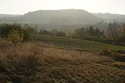 Otmíčská hora, pohled od Praskoles.jpg