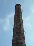 Detail části komína bývalého cukrovaru