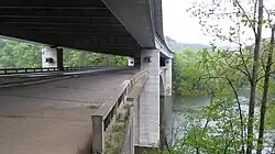 Východní strana mostu