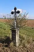 Overview_of_wayside_cross_from_1897_near_Udeřice,_Bačice,_Třebíč_District.jpg