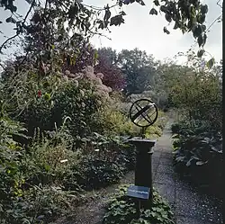 Zahrada v muzeu Mien Ruysové. Zahrady vzniklé zjevně pod vlivem Jekyllové.