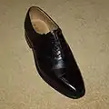 Černá oxfordka bez wingtip a brogue (vhodná na black tie a white tie)