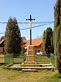 Křížek na návsi