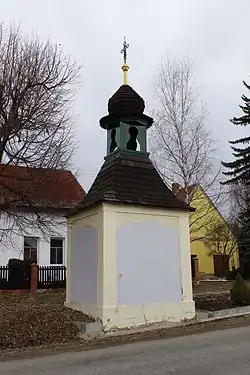 Kaplička na návsi