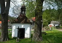 Kaplička na návsi