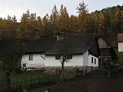 Přední Chlum, zemědělský dvůr čp.15.jpg