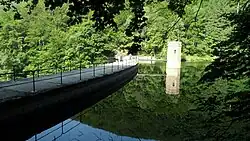 Hráz s odběrnou věží