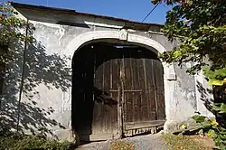 Přehvozdí - čp. 13, brána usedlosti (2).jpg