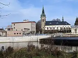 Přepeře (u Turnova) - kostel sv. Jakuba Většího, pohled od Jizery (1).jpg