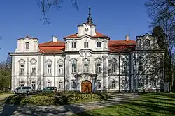 Přestavlky, zámek (2019) (2).jpg