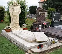 Hrob P. Jiříčka v Určicích