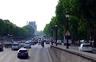 Provoz na nábřeží