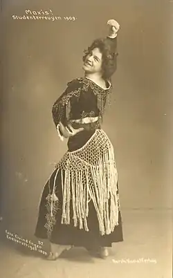 Maxis! Studenterrevyen 1909, Studentská revue