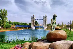 Kopie sochy v Parque Europa de Torrejón de Ardoz ve španělsku